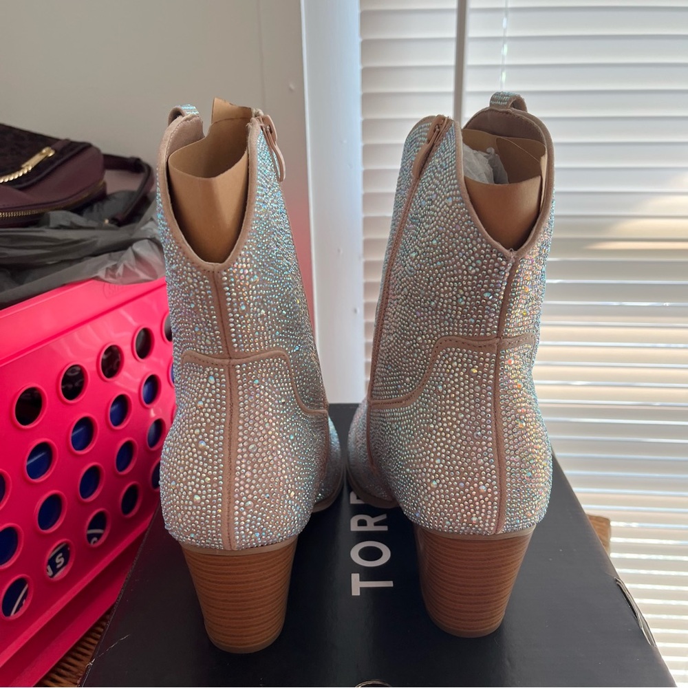 Torrid Embellished Western Booties NIB - Picture 2 of 5